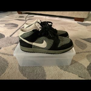 Women’s Dunk Mid Premium Tweed